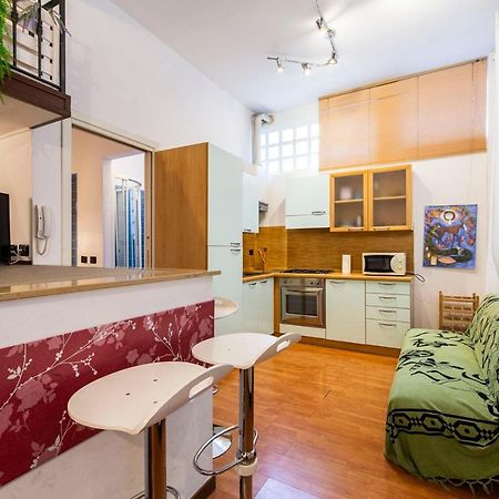Extensive Terrace Navigli Toy Artistic Apartment มิลาน ภายนอก รูปภาพ