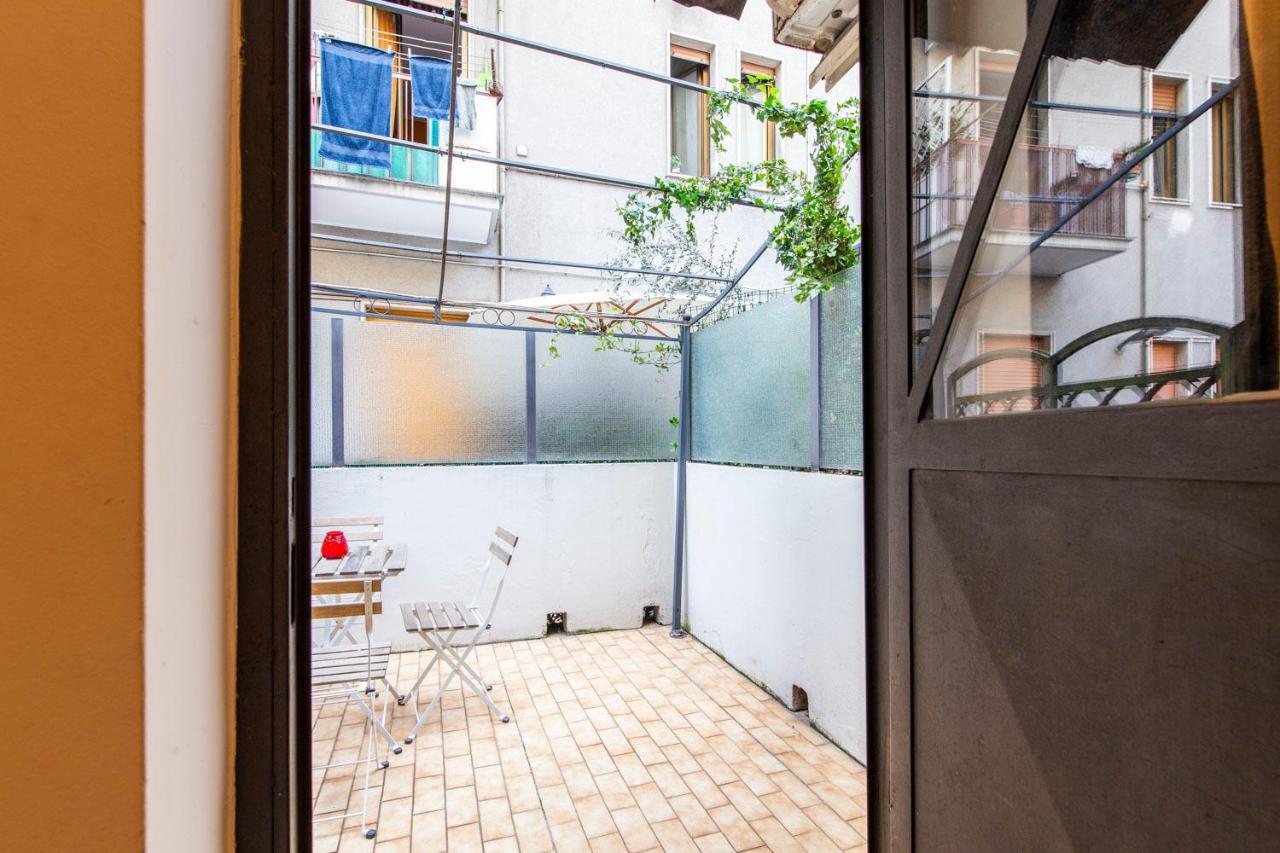 Extensive Terrace Navigli Toy Artistic Apartment มิลาน ภายนอก รูปภาพ