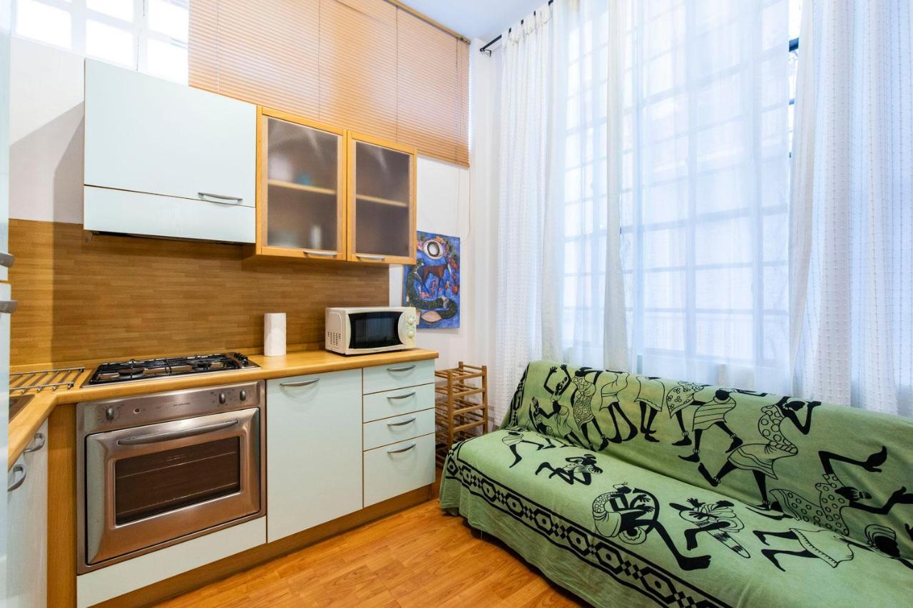 Extensive Terrace Navigli Toy Artistic Apartment มิลาน ภายนอก รูปภาพ