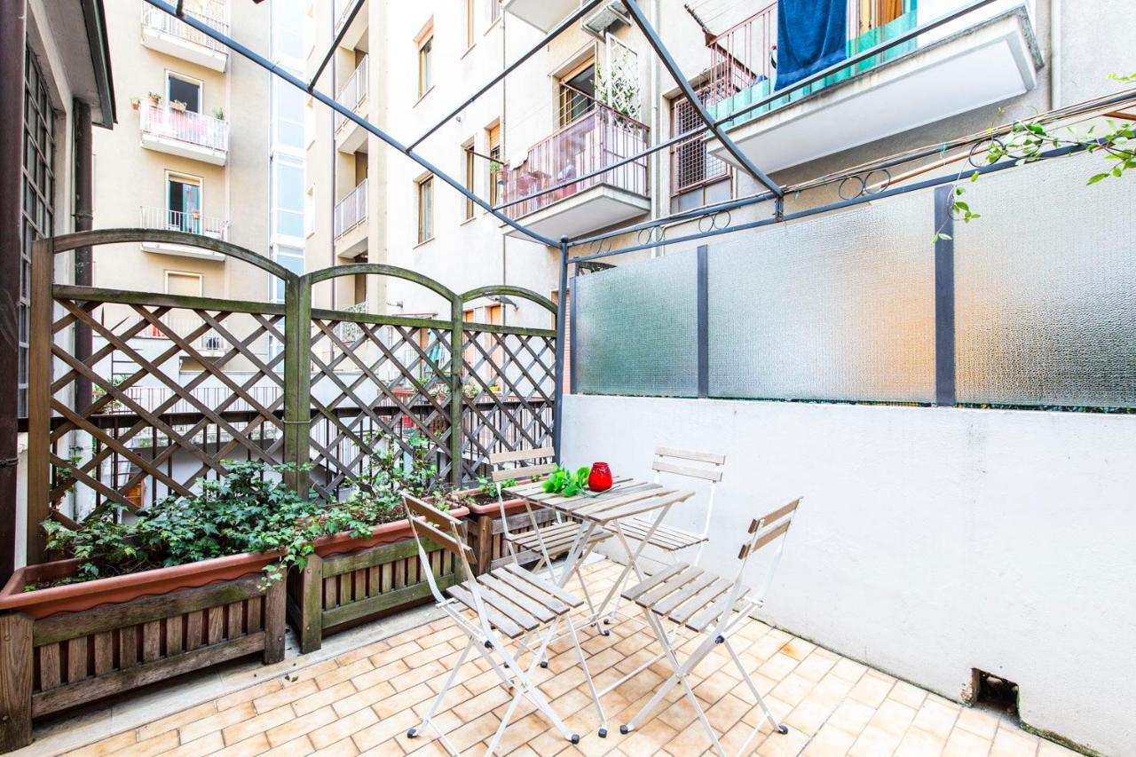 Extensive Terrace Navigli Toy Artistic Apartment มิลาน ภายนอก รูปภาพ