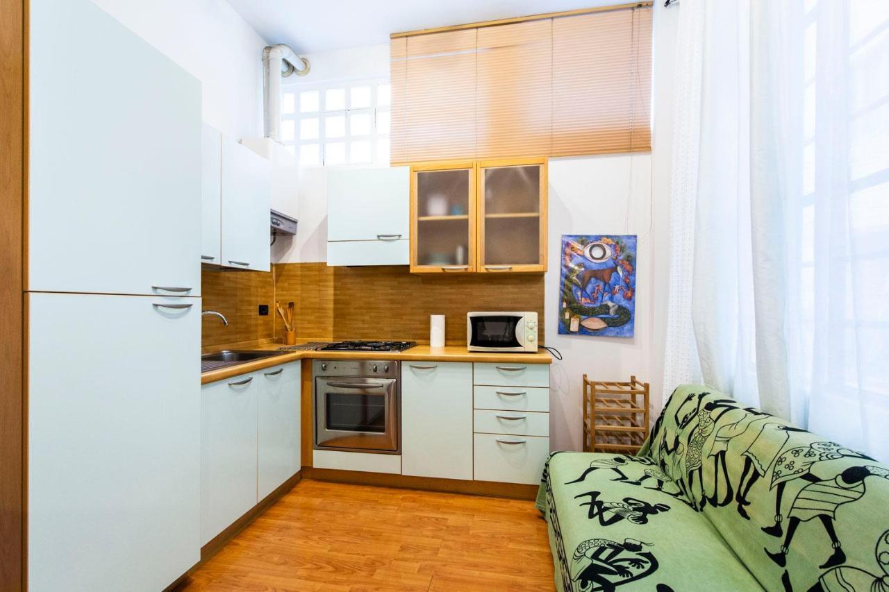 Extensive Terrace Navigli Toy Artistic Apartment มิลาน ภายนอก รูปภาพ