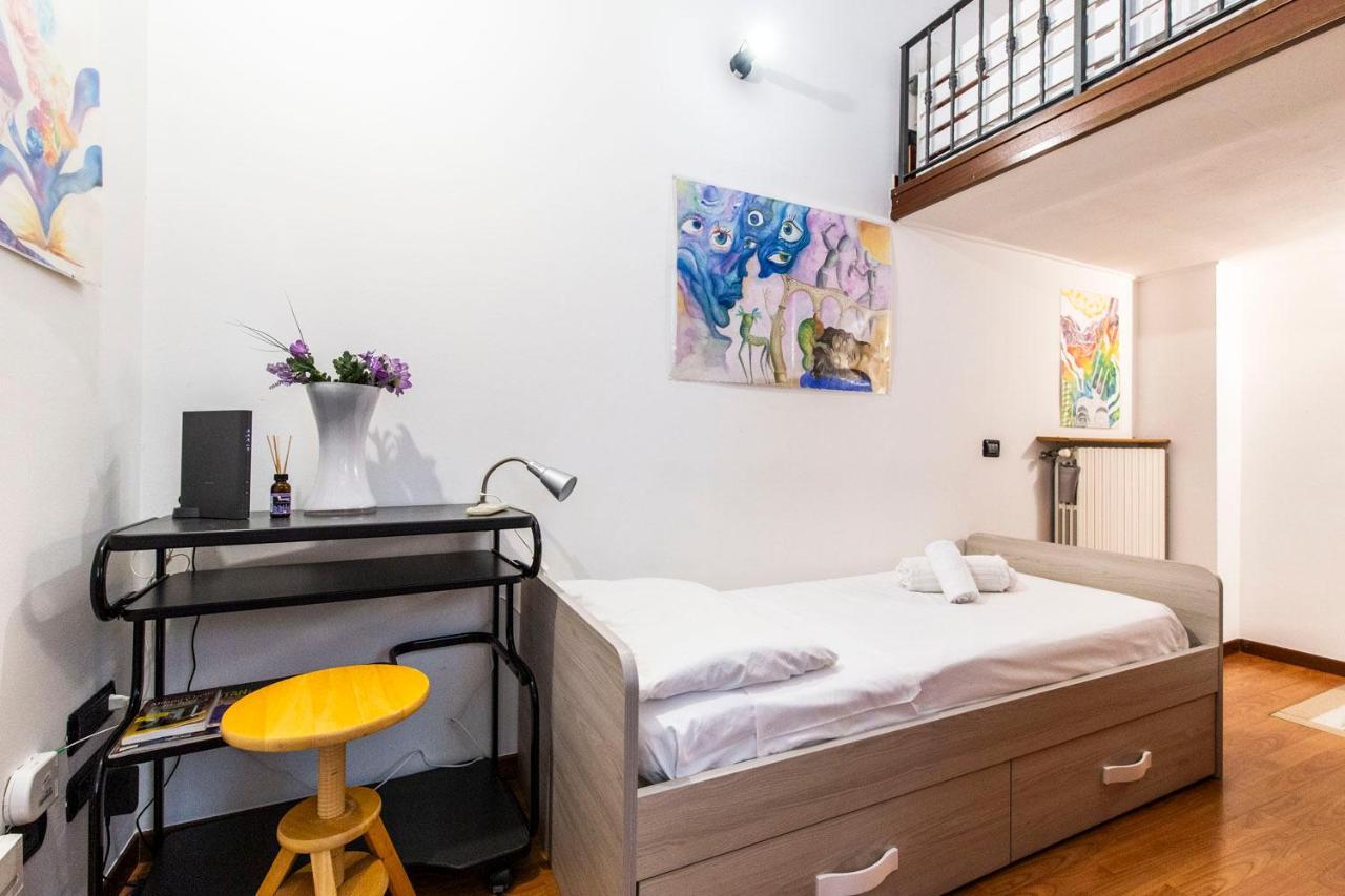 Extensive Terrace Navigli Toy Artistic Apartment มิลาน ภายนอก รูปภาพ