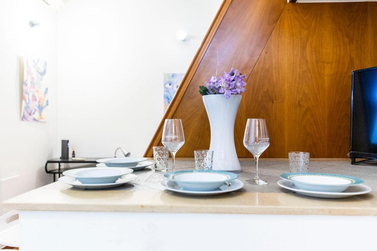 Extensive Terrace Navigli Toy Artistic Apartment มิลาน ภายนอก รูปภาพ