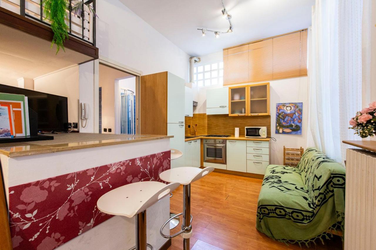 Extensive Terrace Navigli Toy Artistic Apartment มิลาน ภายนอก รูปภาพ